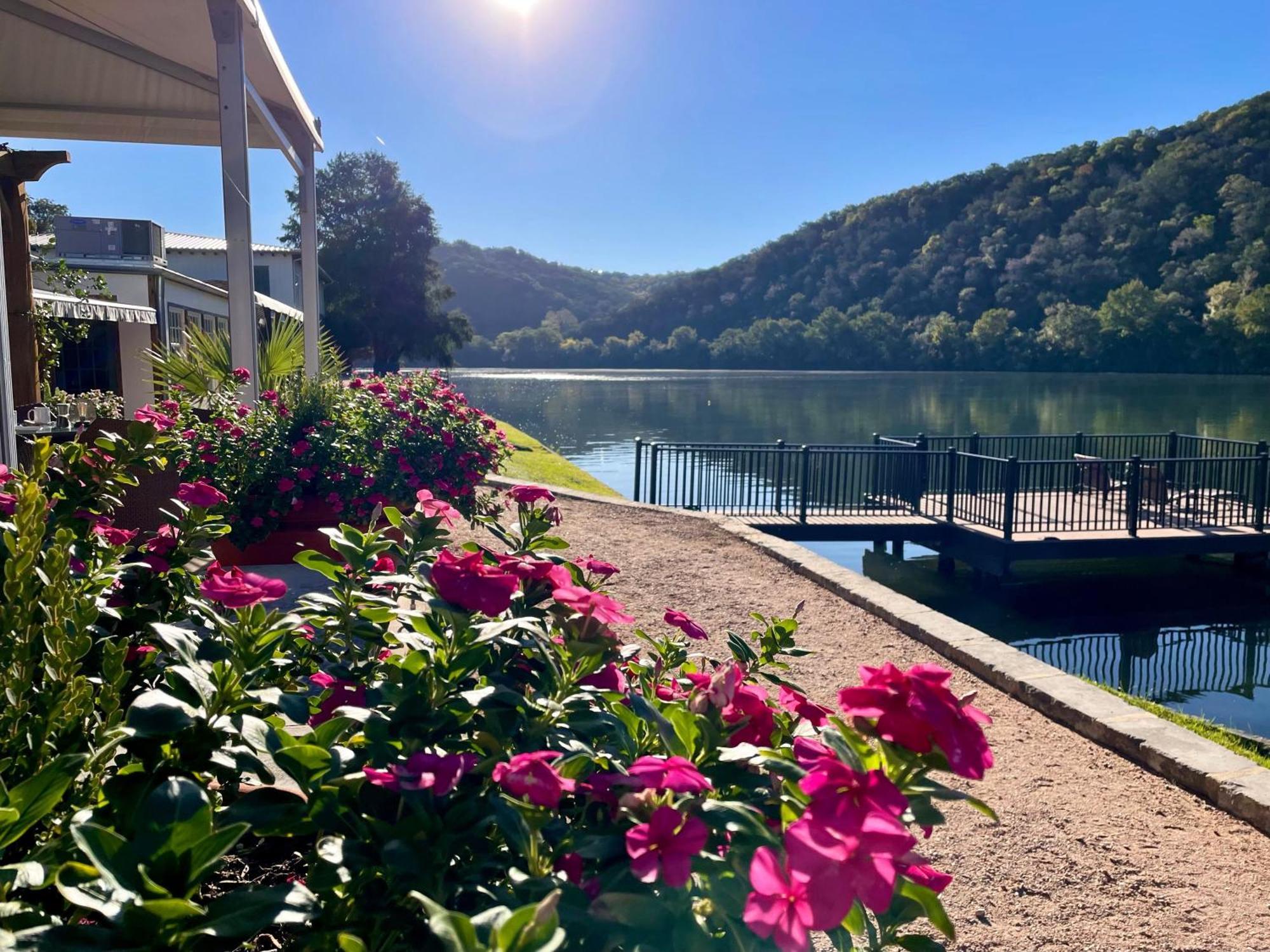 Lake Austin Spa Resort Exterior photo